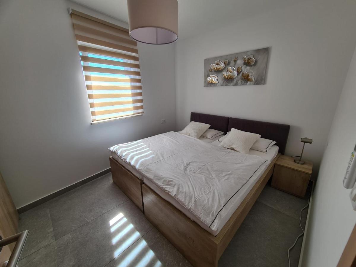 Apartment Rose Garden Sveti Filip i Jakov Eksteriør billede