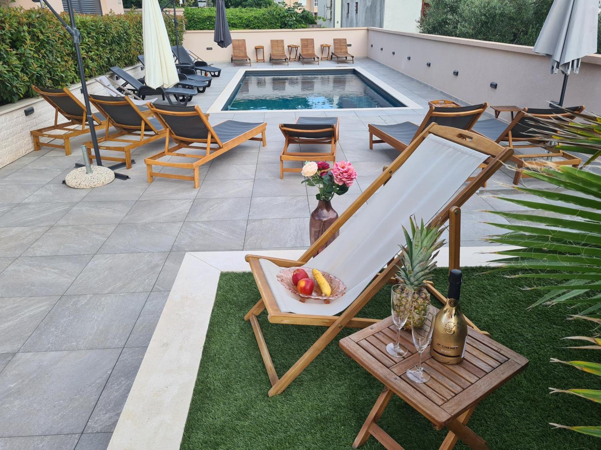 Apartment Rose Garden Sveti Filip i Jakov Eksteriør billede